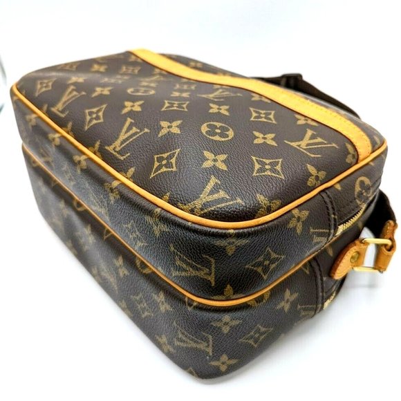 Reporter PM Monogram Canvas Shoulder Bag - Picture 4 of 10